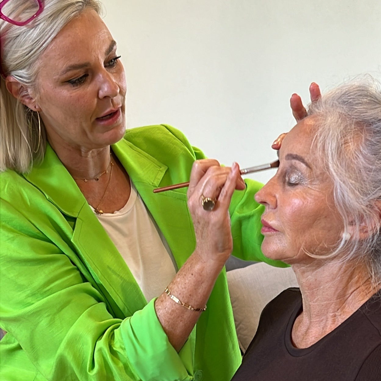 makeup_application_event_over60