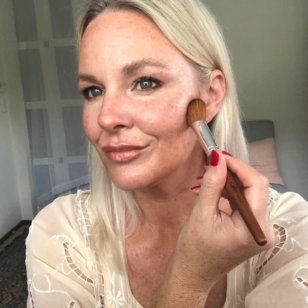 kylies_contour_brush_Amanda
