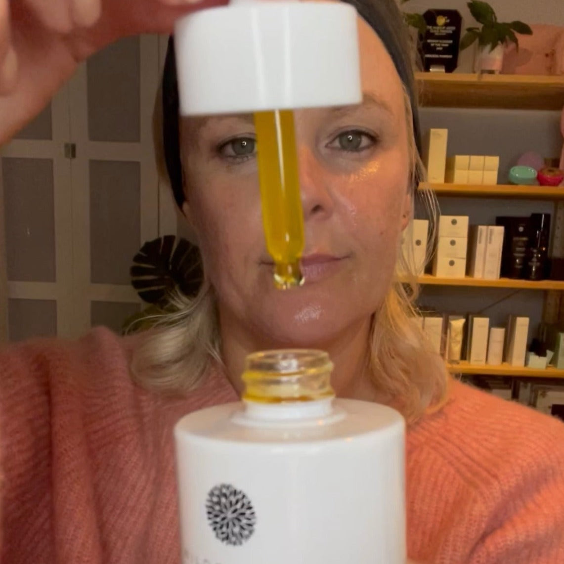 wildcraftedorganics_bakuchiol_cellregeneration_serum_opening_2