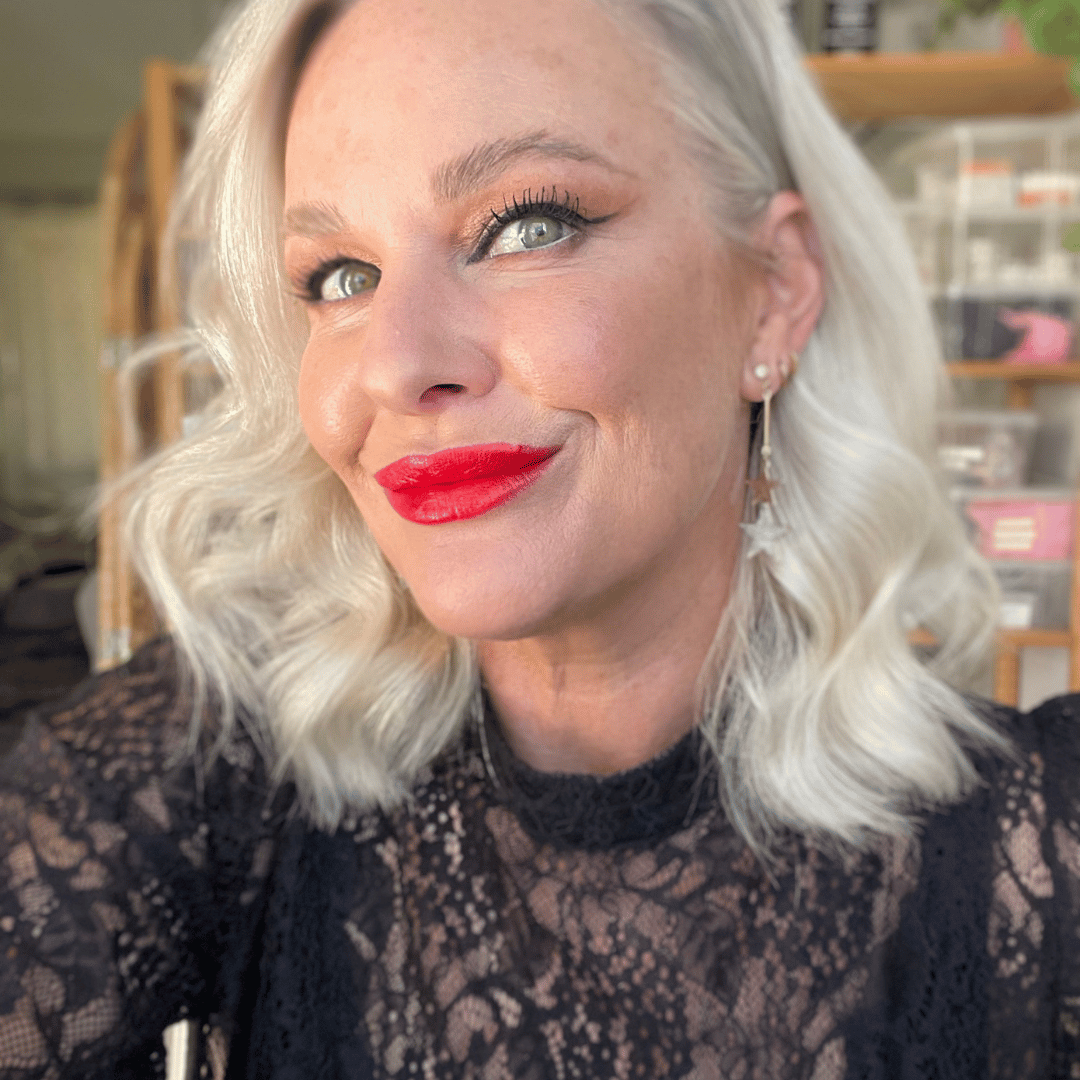 mii cosmetics Luxurious Liquid Eyliner