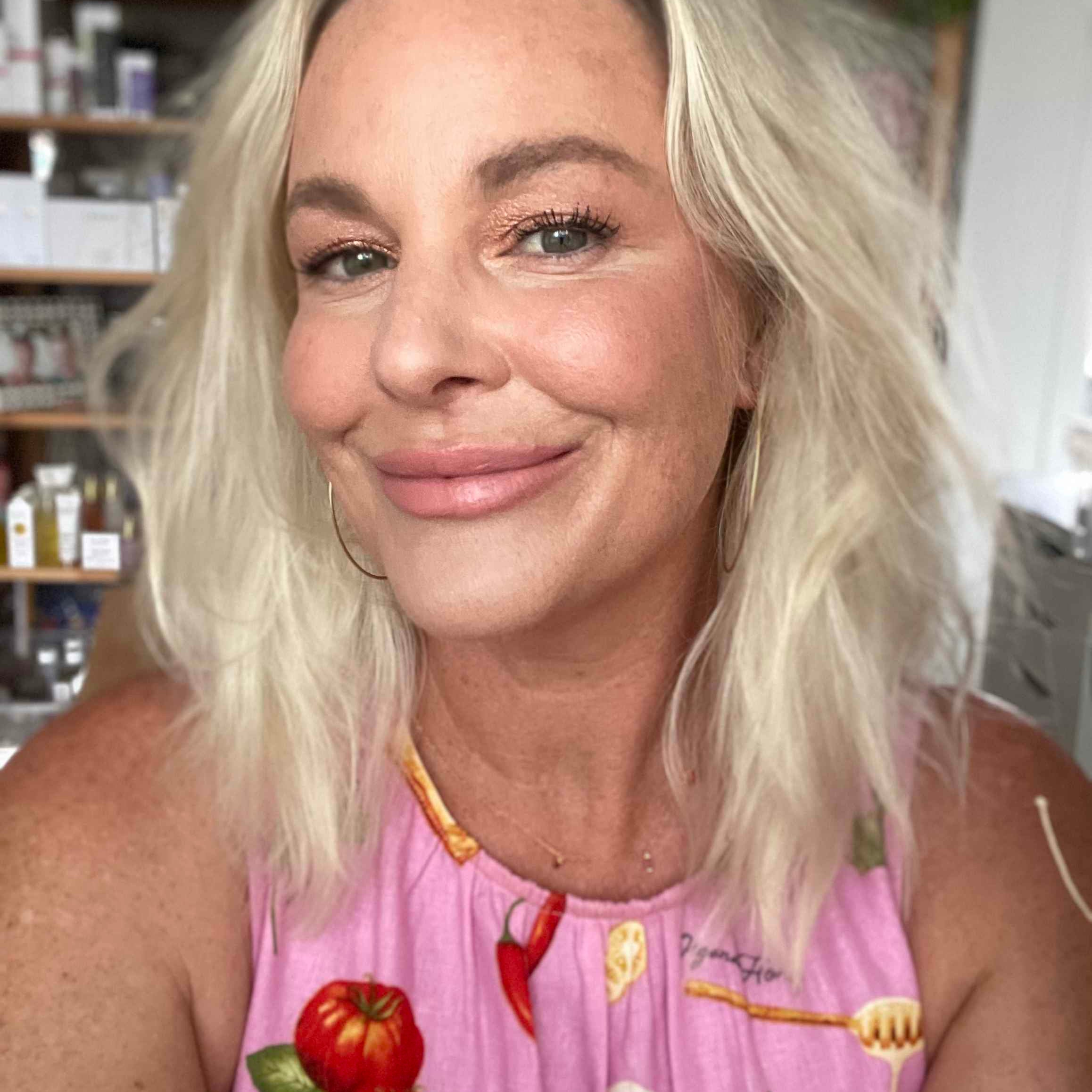 pretty_in_pink_makeup_look_for_over40s